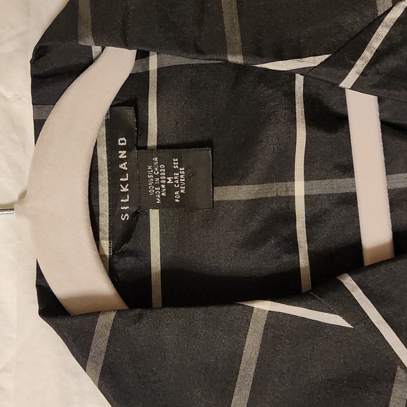 Silkland 100% Silk Button Up Shirt Sz Medium Black and White - Picture 4 of 6